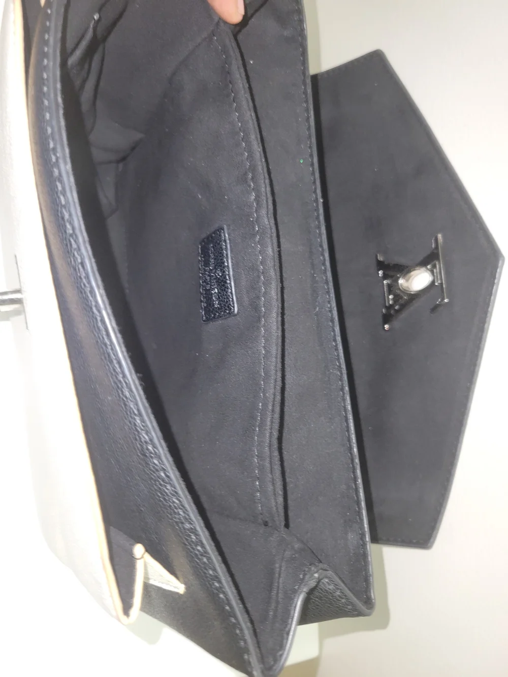 Louis Vuitton elegant louis
